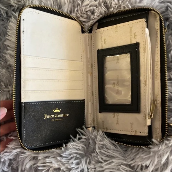 💕HOST PICK💕- Juicy Couture Wallet 👛 - Picture 6 of 7